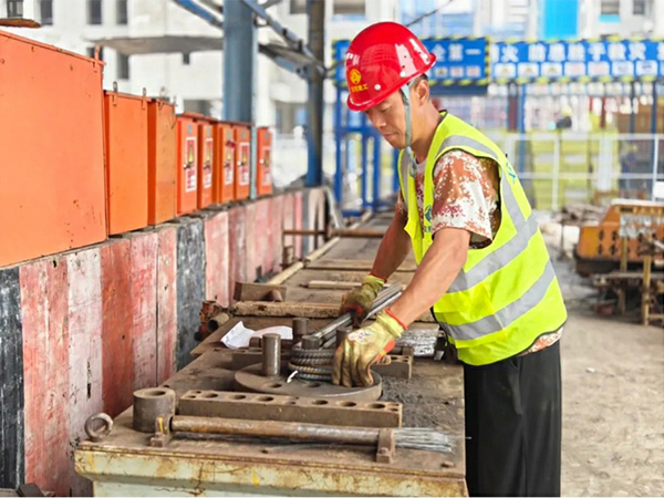 �������ڸ�ح�����硱���ڲ����� ��Ŀ���衰�����ȡ�